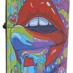 Kırmızı Dudak Baskılı Zippo Tarzı Benzinli Çakmak Siyah